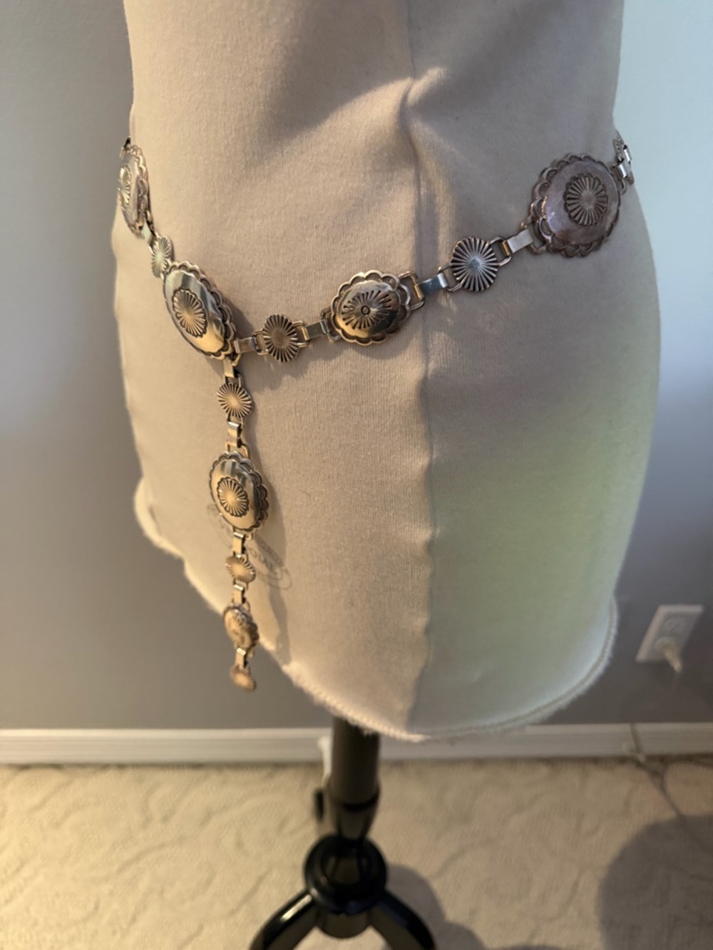 Vintage Ralph Lauren Concho Waist Chain Belt - Floral Medallion 38” L - Picture 10 of 11